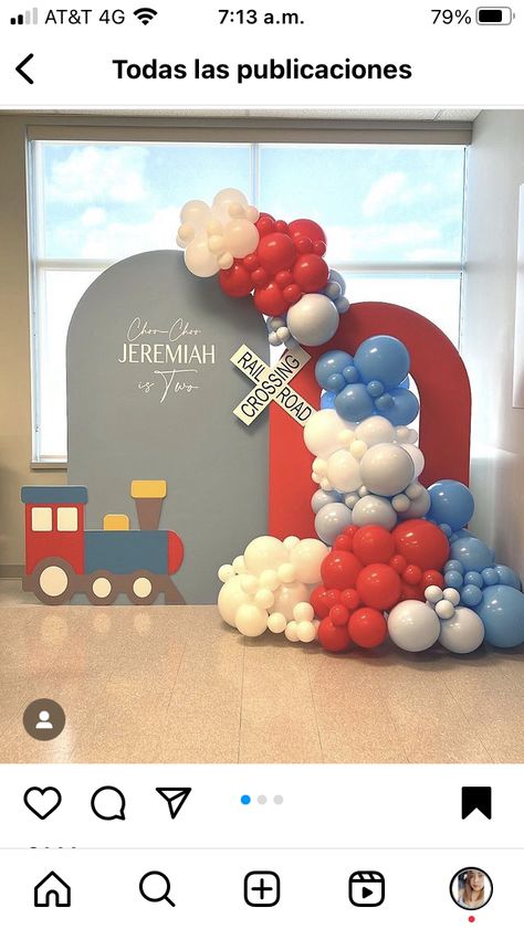 Train Birthday Party Balloons, Train Theme Balloon Garland, Train Birthday Party Outfit Mom, Train Theme Bday Party, Chugga Chugga Two Two Centerpieces, Train Balloon Decorations, Train Party Balloons, Train Party Balloon Arch, Train Birthday Balloons