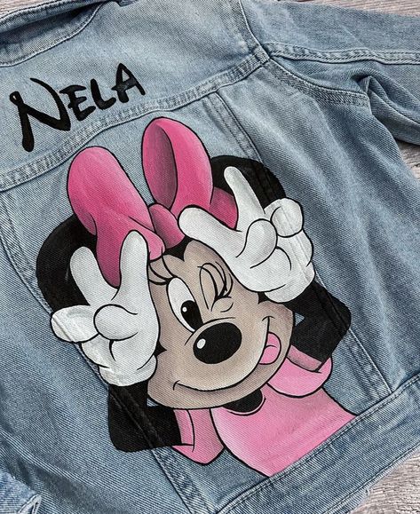 Denim Art Painting, Painted Denim Jacket Ideas, Paint Denim Jacket, Denim Jacket Diy Paint, Custom Jeans Diy, Fabric Paint Diy, Painted Clothes Diy, Diy Denim Jacket, Disney Jacket