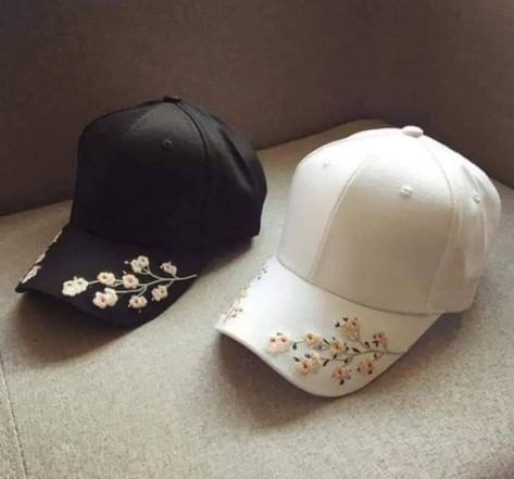 Penyimpanan Makeup, Sulaman Pita, Topi Snapback, Clothes Embroidery Diy, Embroidery Lessons, Embroidery Caps, Diy Embroidery Designs, Pola Sulam, Brazilian Embroidery