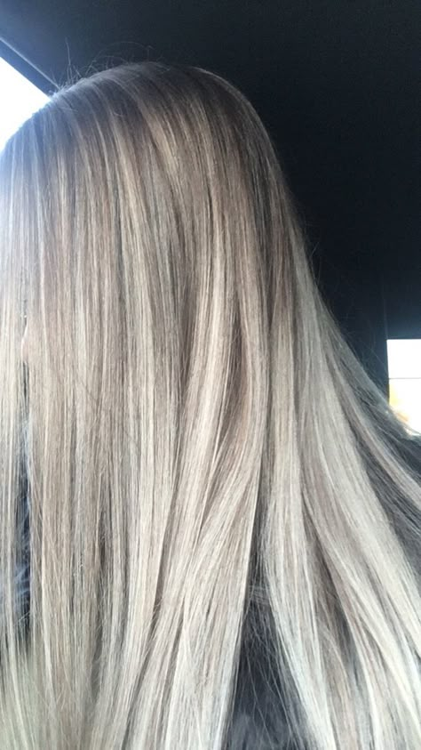 Balayage blonde hair Dark Root Ice Blonde Hair, Ice Blonde Hair With Dark Roots, Icy Blonde Hair Dark Roots, Ashy Blonde Hair Balayage, Blonde Hair Balayage, Balayage Blonde Hair, Ashy Blonde Hair, Ice Blonde Hair, Icy Blonde Hair