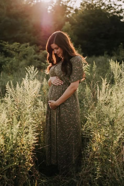 25 Weeks Pregnant, Maternity Photography Poses Outdoors, Outdoor Maternity Photos, Maternity Photo Outfits, Maternity Photography Poses Couple, Maternity Photography Outdoors, Pregnant Model, Maternity Photography Poses Pregnancy Pics, Couple Pregnancy Photoshoot