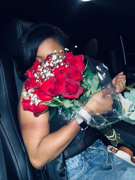 Black Women With Roses, Black Women Roses, Majestic Aesthetic, Girl With Roses, 2024 Manifesting, Manifesting Board, 36th Birthday, Lover Girl, Glam Photoshoot