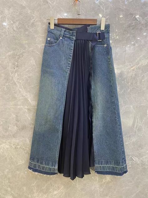 Upcycle Clothes Skirts, Denim Skirt Upcycle, Tom Boy Chic, Remake Clothes Refashioning, Diy Denim Skirt, Ropa Upcycling, Mode Kimono, Denim Ideas, Mode Boho