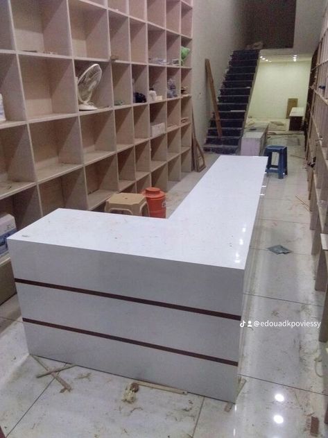 Kirana Shop Counter Design, Kirana Store Design Counter, Counter Table Design Shop, Counter Desk Design, Cash Counter Design, Store Counter Design, Office Counter Design, Centre Table Living Room, Shop Counter Design