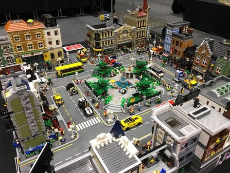 Lego City Display, Lego Cities, Lego Houses, Best Lego Sets, City Ideas, Lego Furniture, Lego Display, City Layout, Lego Activities