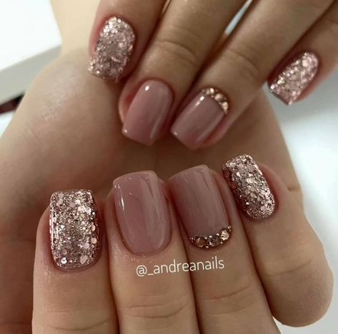 Nude Nails With Glitter, Ongles Beiges, Prom Planning, Prom Nail Designs, Bridal Nails Designs, Unghie Sfumate, Glitter Gel Nails, Pretty Nail Art Designs, Designs Nail