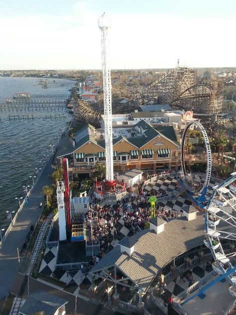 The Kemah Boardwalk is a great place to take the family in the summer, there's so much to do! Kemah Texas, Kemah Boardwalk, Seabrook Texas, Only In Texas, Texas Living, Texas Places, Texas Roadtrip, Waterfront Dining, Texas History