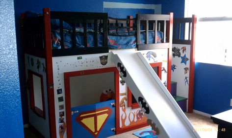 DIY Clubhouse loft bed. Thanks Julz. I love this idea! :) Superhero Bed, Batman Bedroom Decor, Playhouse Loft, Playhouse Loft Bed, Spiderman Bedroom, Batman Bedroom, Diy Bunk Bed, Superhero Bedroom, Build A Playhouse