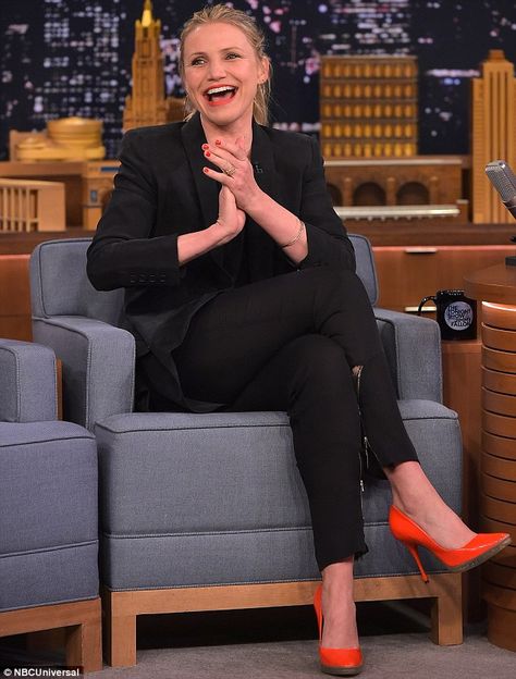 Good times: The Mask star laughed while at the NBC Studios in New York City... Mom Street Style, Cameron Diaz Style, Lazy Fashion, Orange Pumps, Pumps Outfit, Good Charlotte, Orange Heels, Heels Outfits, Orange Shoes