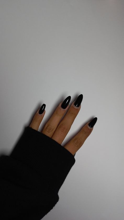 #nailart #black #simple Black Simple Nails Almond, Black Nails Plain, Black Nails Short Almond, Black Simple Nails, Plain Black Nails, Black Oval Nails, Nailart Black, Black Almond Nails, Witchy Nails