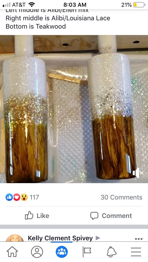 Classy Tumbler Ideas, Ombre Tumbler Ideas, Wood Grain Tumbler Diy, Epoxy Resin Tumbler Ideas, Epoxy Wine Tumbler, Masculine Epoxy Tumbler, Glitter Cups Tumblers, How To Wood Grain Tumbler, Epoxy Cups