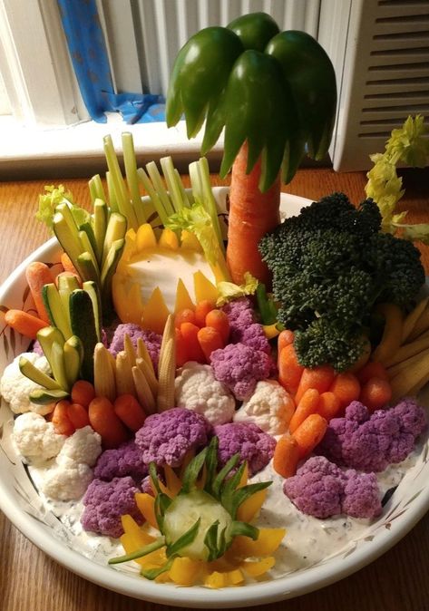 Tropical Veggie Tray, Sea Creature Food Party Ideas, Dinosaur Veggie Tray, Beach Theme Food, Pumpkin Competition, Australia Party, Healthy Thanksgiving Sides, Edible Centerpieces, Veggie Art