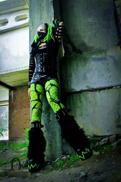 Nice Cybergoth Outfit Women, Cybergrunge Aesthetic, Cybergoth Outfits, Cybergoth Aesthetic, Cybergoth Fashion, Cybergoth Style, Goth Subculture, Cyberpunk Clothes, Goth Outfit