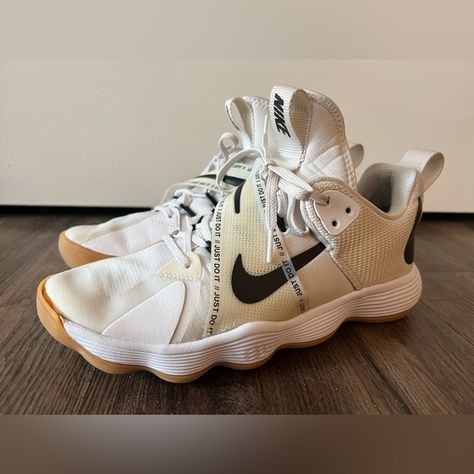 Nike React Hyperset Volleyball Shoes, CI2956-100 Women's Size 9.5 White Nike Hyper Set Volleyball Shoes, Volleyball Shoes, Nike React, White Shop, Volleyball, Nike Shoes, Original Box, Womens Sizes, Nike