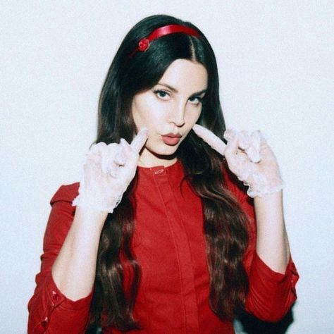 Star Girl Lana Del Rey, Jenny Rivera, Lana Del Rey Love, Lana Del Rey Vinyl, Lana Rey, Celebrity Style Icons, Celebrity Halloween Costumes, Pretty When You Cry, Celebrity Drawings