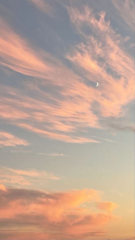 Pretty Sunsets Aesthetic Clouds, Sunset Lockscreen Aesthetic, Aethetics Picture Wallpaper, Sunset Wallpaper Iphone Aesthetic, Sunset Background Aesthetic, Aesthetic Sunset Background, Aethetics Picture, Sunset Homescreen, Pastel Sunset