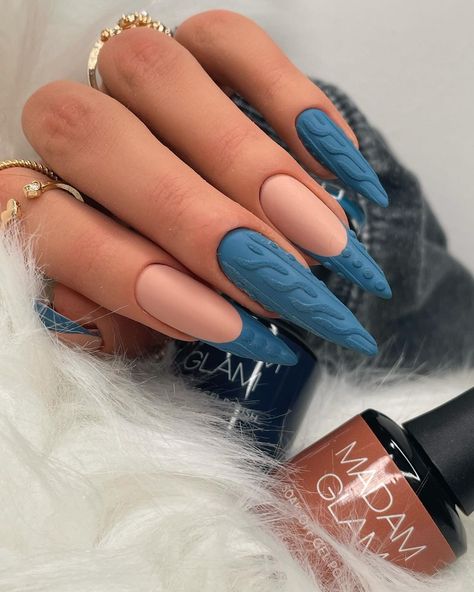 Sweater Nails Stiletto, Sweater Nail Designs Fall, Coffin Vs Almond Nails, Almond Sweater Nails, Almond Shape Nails Fall, Sweater Nail Ideas, Fall Stiletto Nails Design, Sweater Nails Designs, December Nail Designs