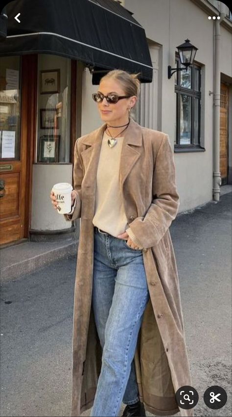 Tan Suede Jacket Outfit, Classy Cowgirl Outfits, Traje Cowgirl, Suede Jacket Outfit, Into Fashion, The Collective, Cowgirl Outfits, Delicious Meals, Autumn Outfit