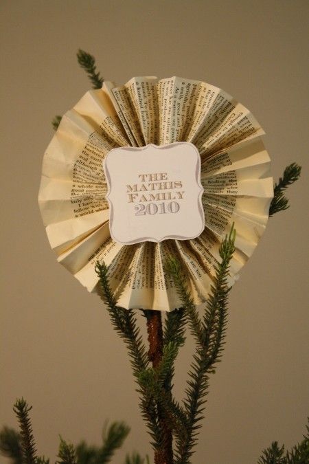 Library Christmas Tree, Christmas Tree Topper Diy, Tree Topper Diy, Library Christmas, Diy Tree Topper, Origami Christmas Tree, Inexpensive Christmas, Rough Luxe, Diy Christmas Tree Topper