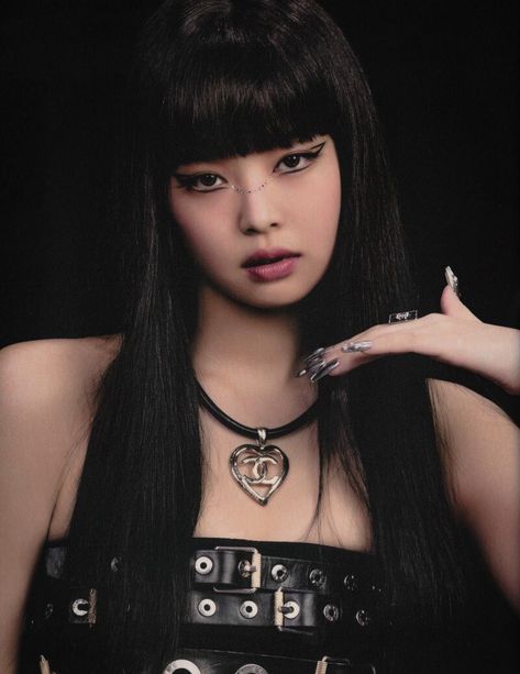 ٰ on Twitter: "https://t.co/B6KMrdat41" / Twitter Jennie Black Hair, Jennie Kim Chanel, Chanel Ad, Lisa Rockstar, Jennie Black, Lisa Rosé, Jennie Kim Blackpink, Jennie Lisa, Jennie Kim