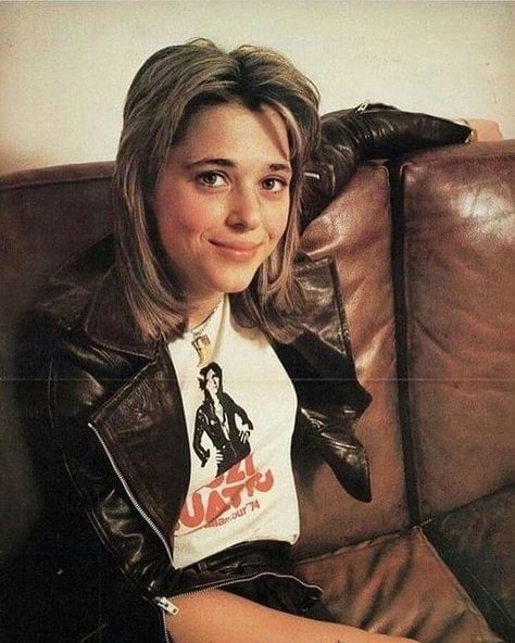 Suzi Quatro on Instagram: “1974, Australia first tour t shirt, one of my 2 'street' leather outfits in brown, the other was navy blue, complete with brown snakeskin…” Suzy Quatro, 90s Girl Bands, Suzi Quatro, Grace Slick, Disco Glam, Leather Outfits, Women Of Rock, Riot Grrrl, Female Musicians