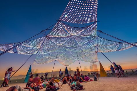 How To Do Burning Man On A Budget - SnowBrains Burning Man Sculpture, Christmas Stage Design, Burning Man 2017, Burning Man Art, Black Rock Desert, Black Rock City, Man Projects, Burning Man Festival, Art Installation