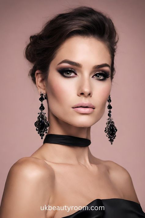 19 Makeup Ideas that are Perfect with a Black Dress Make Up For Black Dress Night Classy, Makeup Looks For Black Dress Classy, Black Dress Hairstyles Classy, Black Dress Makeup Ideas Classy, Black Tie Event Makeup, Black Jewelry Aesthetic, Make Up For Black Dress Night, Makeup For Black Eyes, Black Dress Hairstyles