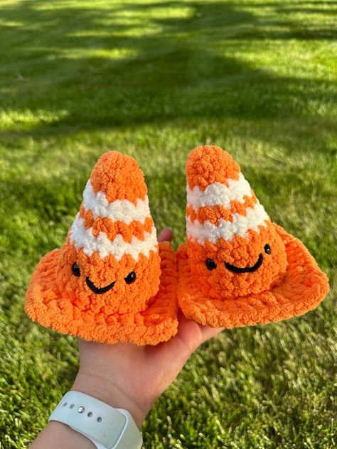 Handmade Traffic cone plush made by me with soft yarn. Can be used as decor, stuffed friend, toy and much more! Traffic cone plush is the perfect silly gift for friends, colleagues, co-workers, family, and more!  Finished product is approximately 5.5 inches tall and 4 inches wide. Made with very soft, plush blanket yarn to be a great cuddly friend and the perfect Nerdy gift!  Perfect for gift for any occasion such Christmas, birthday, baby shower and more! Note: Do not put inside crib Recycled Yarn Projects, Orange Crochet Amigurumi, Cool Crochet Pillows, Things To Crochet With Orange Yarn, Orange Crochet Projects, Friendship Crochet Ideas, Quick Crochet Birthday Gifts, Crochet Gifts For Best Friends, Christmas Gift Crochet Ideas