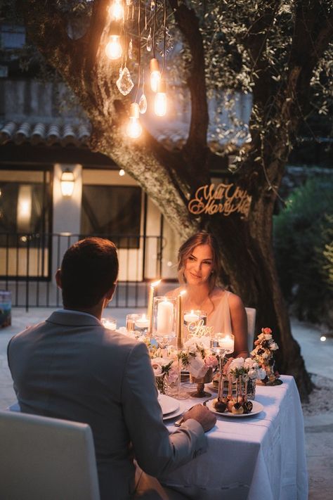 Dinner Romantic Couple, Candle Light Dinner Romantic Couple, Couples Dining, Couples Dinner, Engagement Dinner, French Wedding Style, Romantic Photos Couples, Happy New Years Eve, Hair Flowers