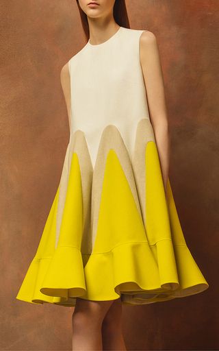 This **Delpozo** dress features a round neck, a fitted bodice, and a mini skirt with a peplum hem. Resort 2017 Fashion, Fashion Weeks, Mode Inspiration, Fashion 2017, Fashion Details, Vestidos De Fiesta, Runway Fashion, High Fashion, Haute Couture