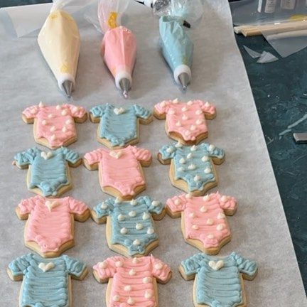 Goodies- Sweets&Treats on Instagram: "Who loves babies?? Me. I love babies. These sweet buttercream onesies are for a gender reveal!! 🩷💙🩷💙" Gender Cookies, Winter Gender Reveal Cookies, Butter Cream Cookies, Pink And Blue Cookies Gender Reveal, Gender Reveal Stuffed Cookies, Gender Reveal Onesie Cookies, Onesie Cookies Buttercream, Buttercream Cookies, Gender Reveal Cookies