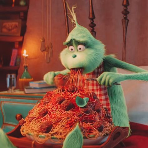 13 days till christmas!!🎄 Eating Spaghetti, Days Till Christmas, 13 Days, The Grinch, Grinch, Spaghetti, Christmas