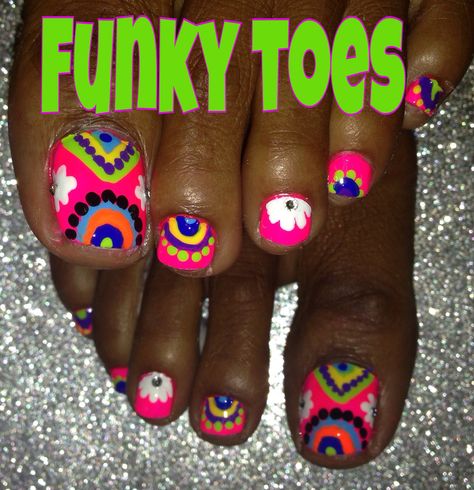 #nailart #funkytoes Neon Toe Nails, Toenail Art Designs, Nail Ink, Cruise Nails, Toe Nail Color, Pretty Toe Nails, Fingernail Designs, Summer Toe Nails, Cute Toe Nails