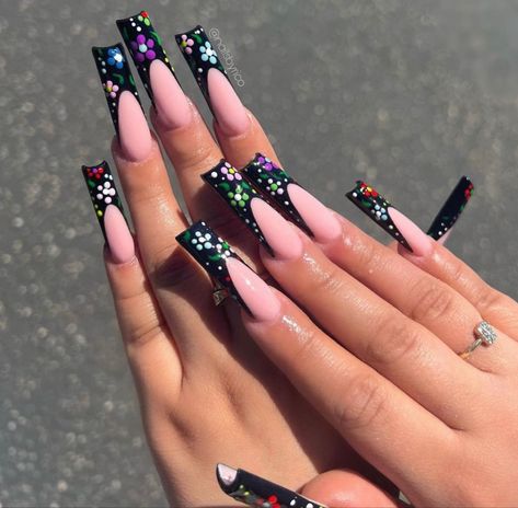 Square Acrylic Nails Mexican, Acrylic Nail Designs Mexican, Mexican Nails Designs Flowers, Mexican Inspired Nail Art, Mexican Nails Ideas, Nail Mexican Design, Mexican Nail Designs Ideas, Mexican Inspo Nails, Mexican Nails Acrylic