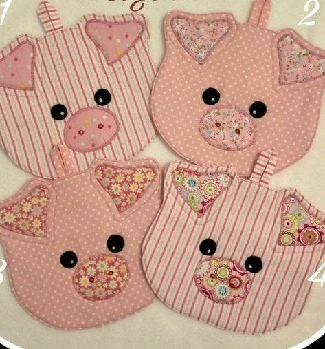 Pig Pot Holders, Chicken Potholders To Sew, Potholders To Sew, Potholders To Sew Free Pattern, Pig Potholder, Quilted Potholder Pattern, Pig Quilt, Pig Crafts, Diy Sewing Gifts