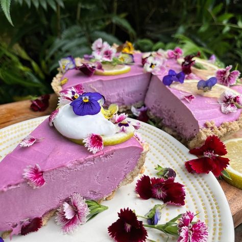 Vegan Lemon Ube Cheesecake Vegan Lemon Desserts, Banana Cream Cupcakes, Ube Cheesecake, Jelly Cheesecake, Vegan Food Recipes, Espresso Cake, Dairy Free Cheesecake, Espresso And Cream, Vegan White Chocolate