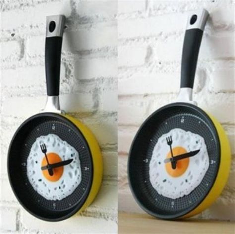 SO CUTE Cute Kitchen Items, Funny Kitchen Gadgets, Funny Furniture, Diy Clocks, Unusual Clocks, Cute Clock, Clock Ideas, Kitchen Clocks, Diy Clock Wall