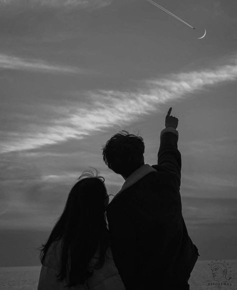 Rauch Fotografie, Image Couple, Goals Pictures, Remus Lupin, Relationship Goals Pictures, Couple Wallpaper, Fete Anime, Black And White Aesthetic, Bucky Barnes