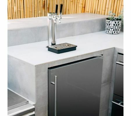 This is the Summerset Double Keg Tap for outdoor kegerator. It has a stainless steel construction and 2 beer dispensers. Go to our website and get yours today🍻 Outdoor Kegerator, Outdoor Wood Burning Fireplace, Wood Burning Pizza Oven, Refrigerator Brands, Keg Tap, Beer Storage, Modern Flames, European Cottage, Beer Dispenser