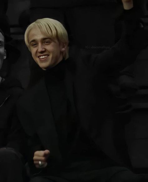 Draco X Reader, Drako Malfoy, Malfoy Family, Draco Malfoy Hot, Draco Malfoy Imagines, Fictional Character Crush, Harry Draco, Draco Malfoy Aesthetic, Lucius Malfoy