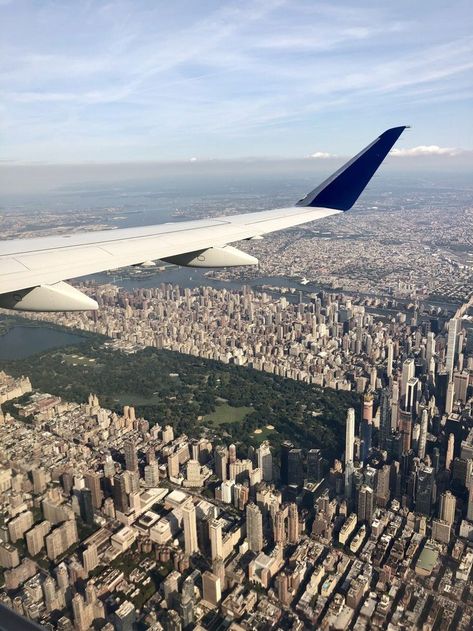 I'm on a plane feeling #Cloud9 to New York

#Flying
#JetBlue 🪟 Cloud 9, Central Park, Airplane View, New York