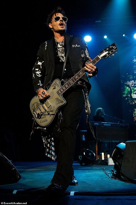 Johnny Depp Hollywood Vampires, Johnny Depp Band, The Hollywood Vampires, Hollywood Vampires, Greek Theatre, I Hate Boys, Johnny Depp Style, Johnny Depp Pictures, Johnny D