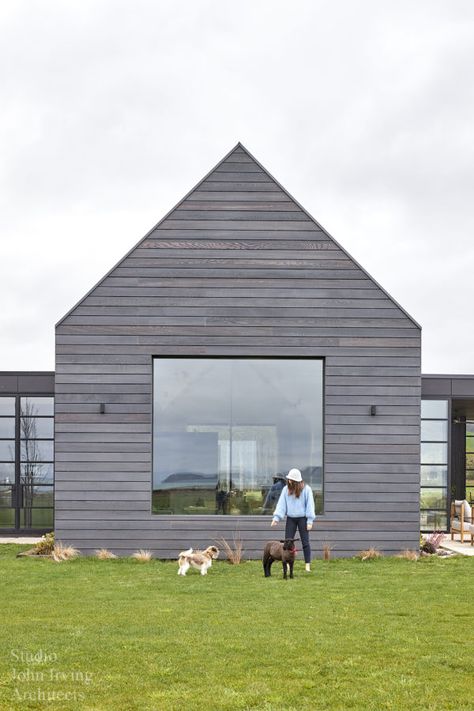 The Farmhouse ·· studio john irving architects Modern Farm House, John Irving, Farmhouse Architecture, Modern Barn House, Livingstone, The Local Project, Contemporary Farmhouse, Barn Style House, Modern Barn