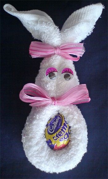 Bunny Candy Holder Picture Origami For Kids Animals, Towel Folding Ideas, Washcloth Crafts, Towel Folding, Folding Ideas, Cone Crafts, Easter Food, Easter Bunny Crafts, Crafts For Seniors