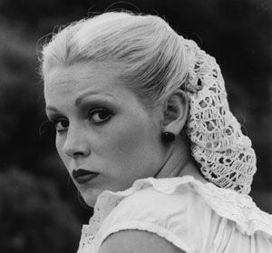 Cathy Moriarty - Raging Bull Cathy Moriarty, The Bronx New York, Disney Wiki, Raging Bull, Hollywood Icons, Martin Scorsese, Vintage Pinup, Blonde Color, Silver Screen