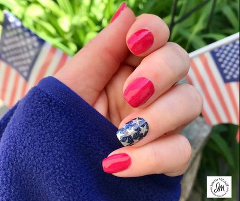 Jennette Mitchell on Instagram: “🇺🇸 Is your mani holiday ready⁉️ The ruby red in Let Freedom Bling is fire 🔥 and has the perfect striking glitter ✨ to celebrate any…” Color Street Red Mixed Mani, Holiday Ready, Color Street Nails, Ruby Red, Color Street, Pretty Nails, Ruby, Glitter, Let It Be