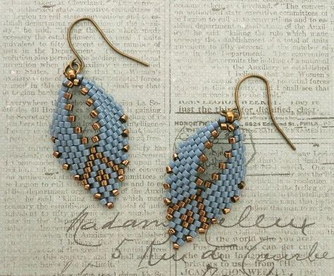 Linda's Crafty Inspirations: Russian Leaf Earrings - Denim Blue & Bronze Russian Leaf Tutorial, Russian Leaf Earrings, Hoop Earrings Diy, Beaded Earrings Tutorials, Beaded Tassel Earrings, Beaded Earrings Patterns, Earrings Inspiration, Earring Tutorial, Homemade Jewelry