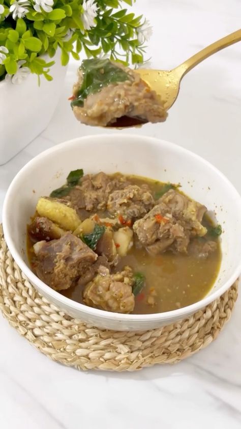 afrifoodnet on Instagram: Your favorite pepper soup is _______? 1)Goat meat pepper soup 2) fish pepper soup 3) Offals pepper soup 4) Cowleg pepper soup Perfect… Pepper Soup Nigerian, Goat Meat Pepper Soup, Fish Pepper Soup, Pepper Soup, Goat Meat, Nigerian Food, Stuffed Pepper Soup, Food Videos, Homemade Recipes