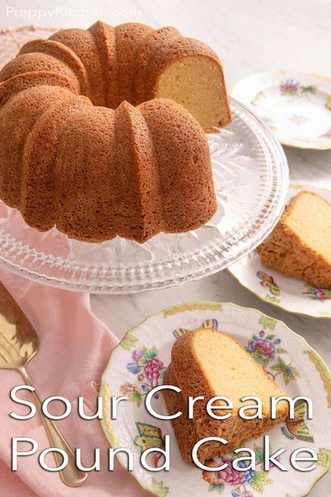 Homemade Sour Cream Pound Cake, Easy Sour Cream Cake, Sour Cream Bundt Cake Recipes, Pound Cake Recipes Moist Sour Cream, Desserts Using Sour Cream, Easy Sour Cream Pound Cake, Sour Cream Pound Cake Recipe Moist, Easy Sour Cream Pound Cake Recipe, Pound Cake Sour Cream