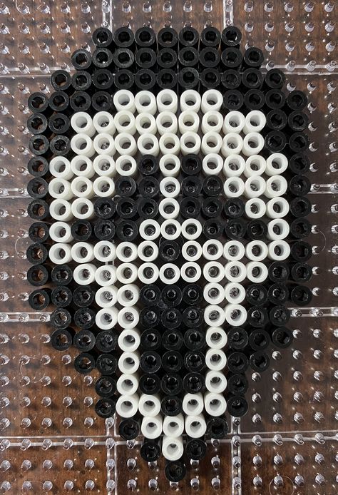 Perler Bead Scream Face, Scream Knife Perler Beads Pattern, Melted Beads Designs, Women Crafts Ideas, Batman Pearl Beads, Perler Bead Patterns Ghostface, Perler Bead Patterns Ghost, Aesthetic Melty Beads, Melty Bead Patterns Halloween